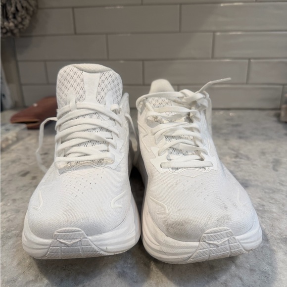 Hoka Women's Clifton 10 Sneakers - Wise width 8women - Picture 9 of 9